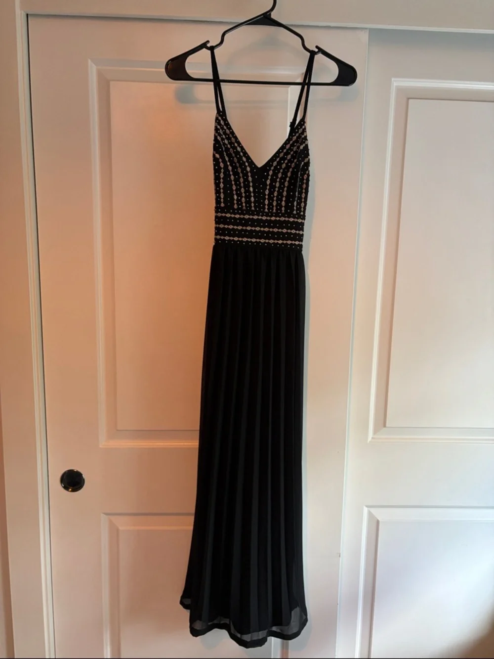 Lulu's Black Beaded V-Neck Prom Gown - Picture 1 of 8
